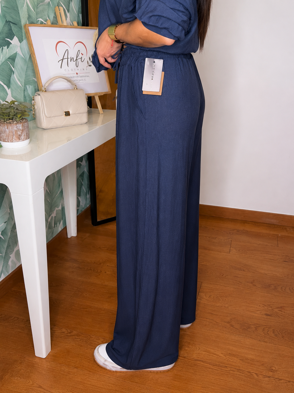 Pantalón fluido tipo lino