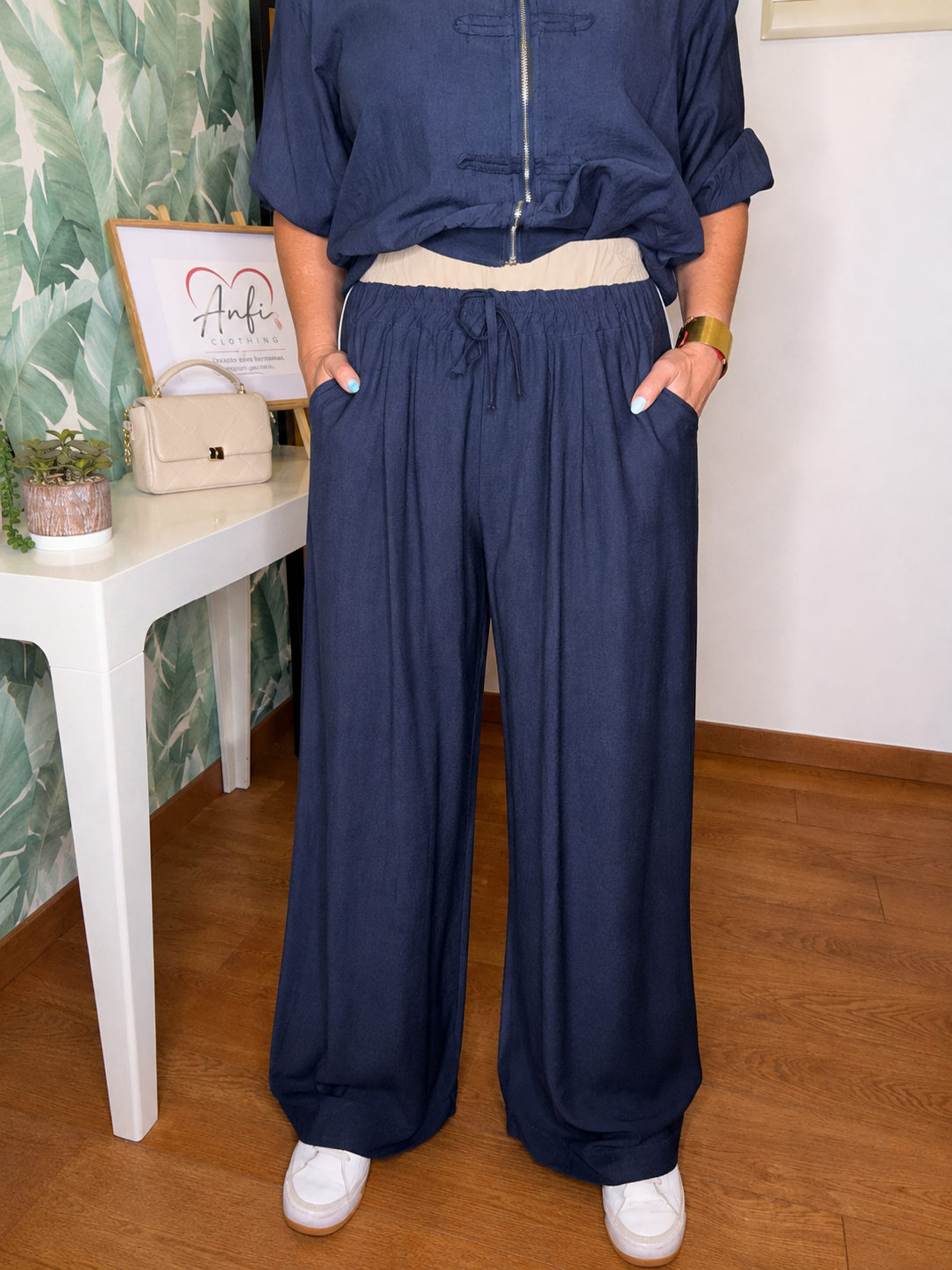 Pantalón fluido tipo lino